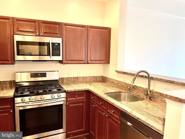 Photo - 1645 International Dr Unidad 221