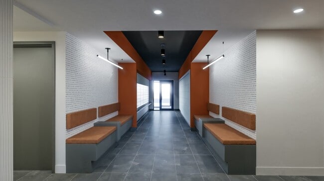 Photo - 1188B Cummings Av