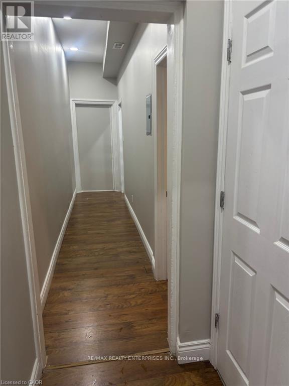 Photo - 156 James St S