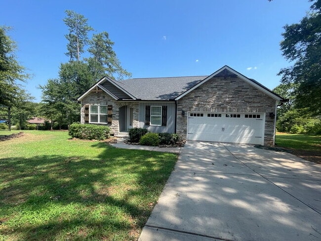 Building Photo - "Charming 4-Bedroom Retreat in Anderson with Spacious 1760 Sq Ft Layout - Your Perfect Home Awaits!"