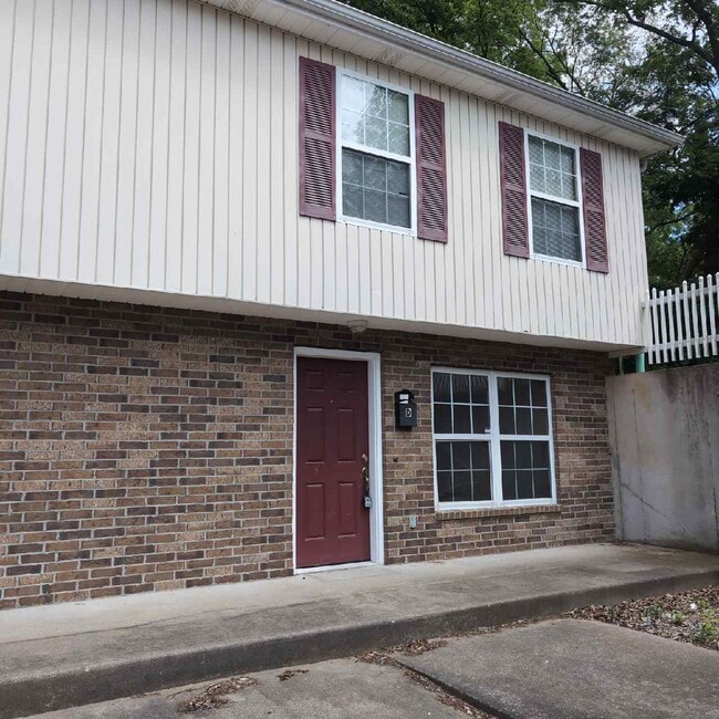 Photo - 408 Ming St