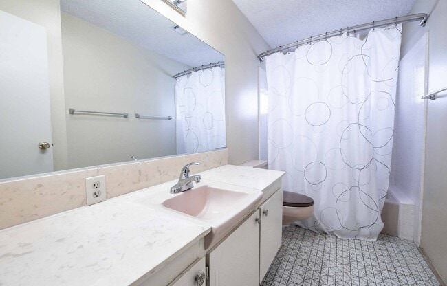 Photo - Charming 6 Bedroom property for rent!