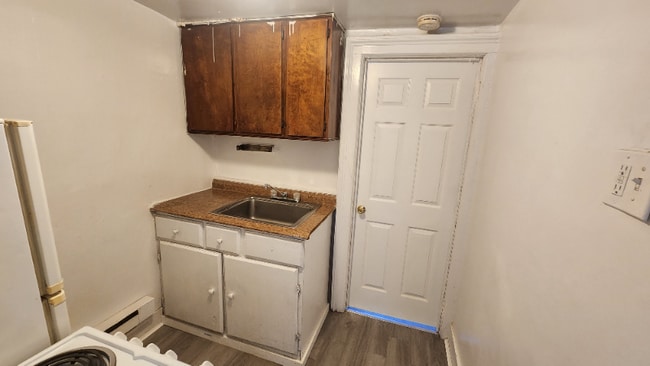 Building Photo - 52 Clinton St