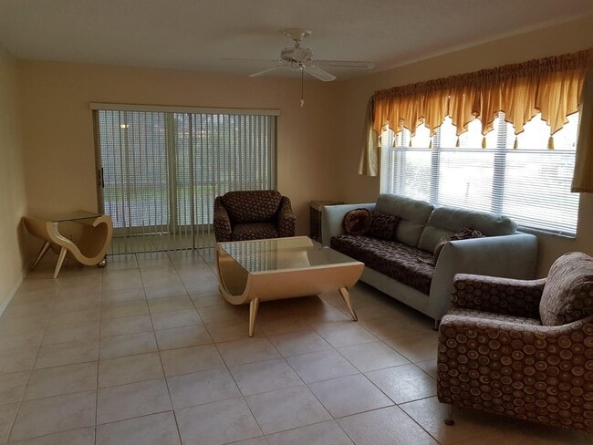 Photo - 3300 Spanish Moss Ter Unidad 113