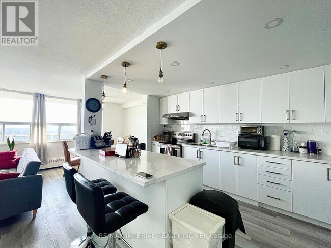 270 Palmdale Dr Unit 1807