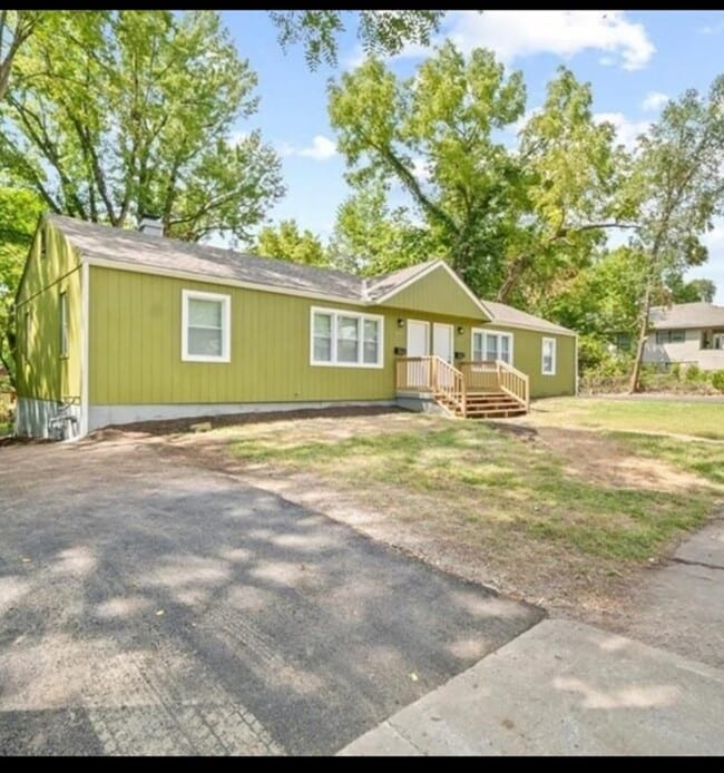 Photo - 5754 Indiana Ave