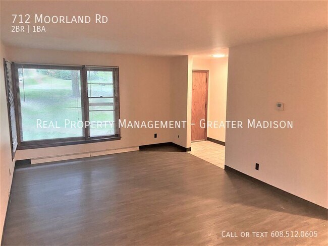 Photo - 712 Moorland Rd