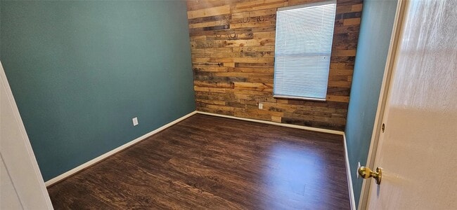 Photo - 919 Yorkshire Hollow Ln