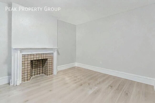 Photo - 196 W 8th Ave