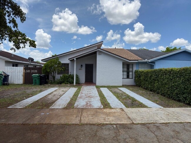 Building Photo - 6822 SW 130th Ave Unit 2