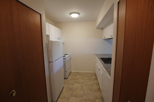 Cocina - 1080 N Campbell Rd Unidad #4