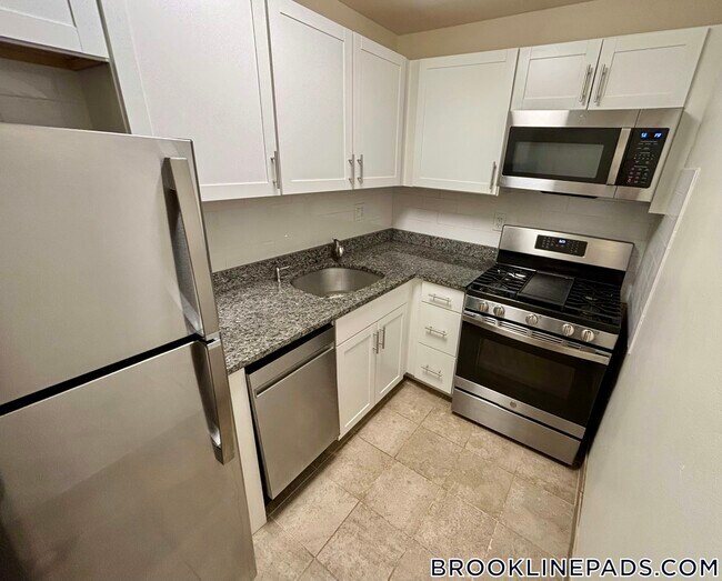 185 Freeman St Unit 744