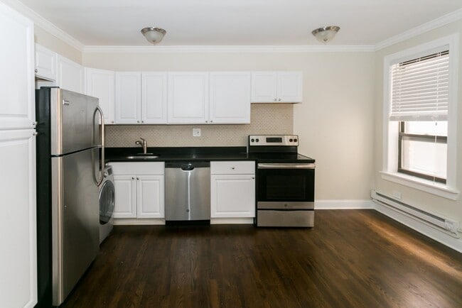 Photo - 3345 N Marshfield Ave Unit 903