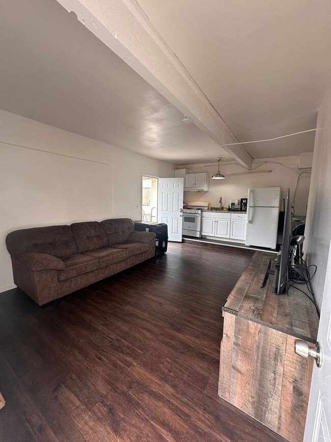 Building Photo - 1153-1155 Emory Street Unit 1155.2