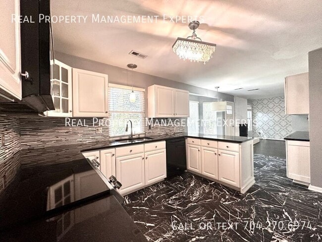 Photo - 8509 Golf Ridge Dr