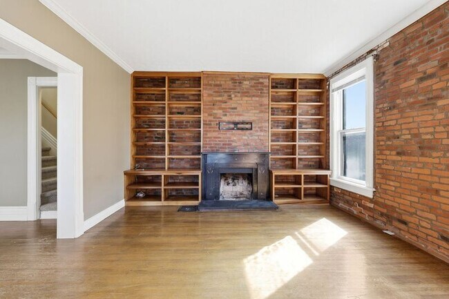 Photo - 114 E Beck St