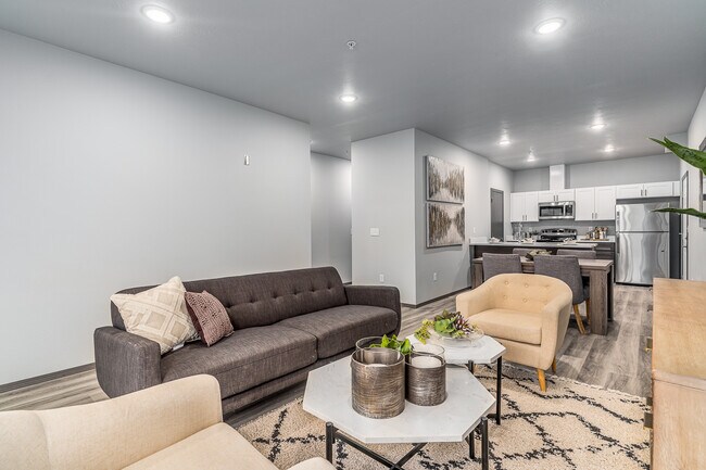 Photo - River City Apartments