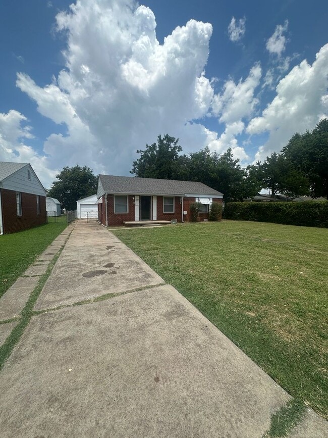 Photo - 2 Bed, 1 Bath, 1 Car Garage