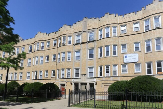 Photo - 4501-4515 N Malden St