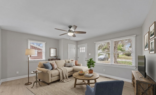 Photo - 1910 Hilldale Dr