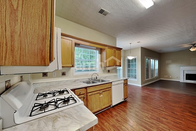 Photo - 1158 Low Water Way