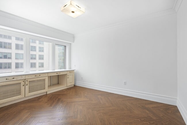 Photo - 160 E 23rd St