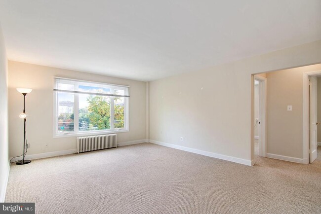 Building Photo - 1410 N Quinn St Unit 6 Rental