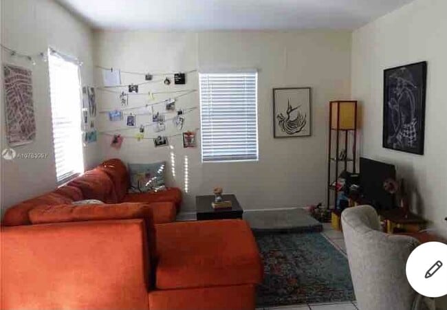 living room - 1721 Rodman St Unit 1