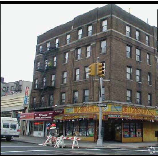 Photo - 1382 College Ave