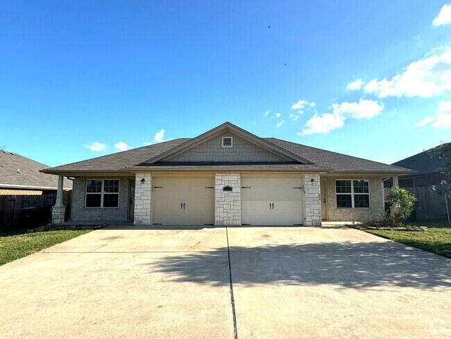 Building Photo - 523 Kacie Dr Rental