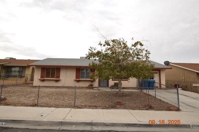 Building Photo - 3646 Longfellow St Rental