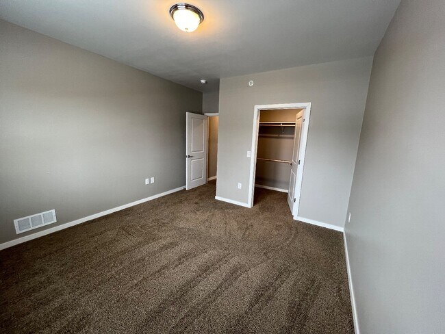 Photo - 4440 - 4450 S 26th St