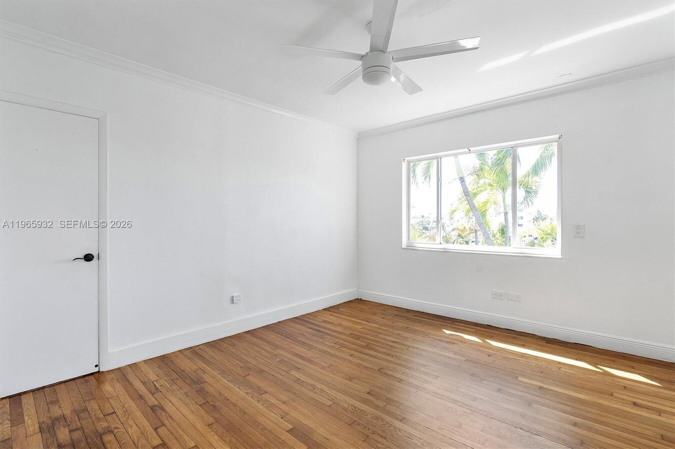 Photo - 8200 Byron Ave Unidad 3