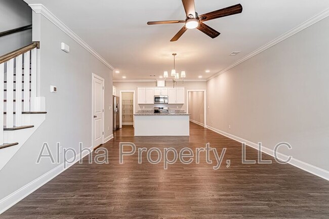 Photo - 18 Alderly Way