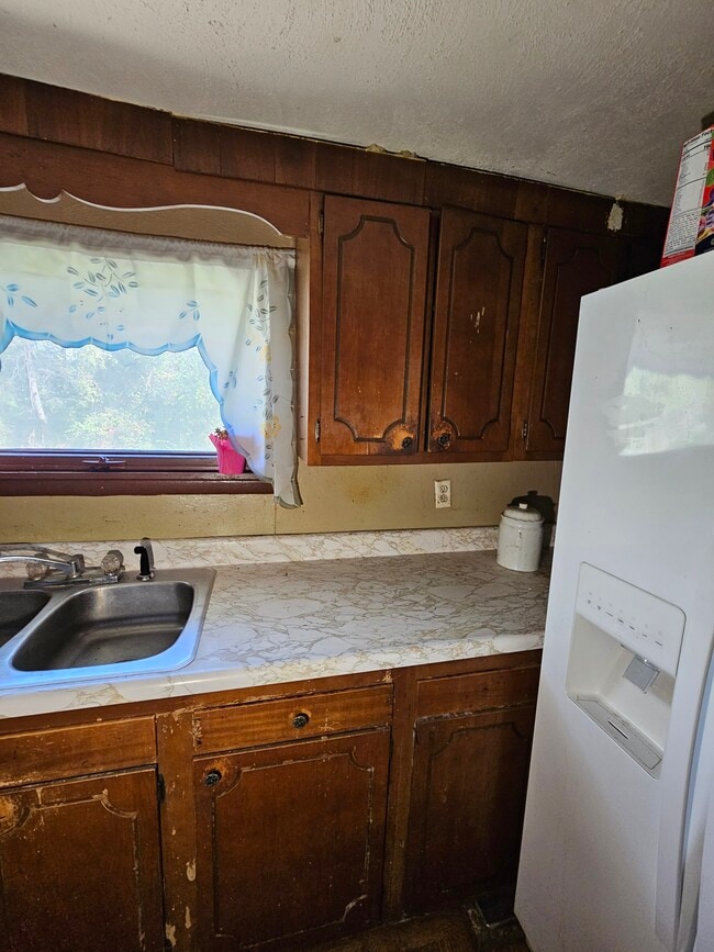 Photo - 1611 Mousette Ln