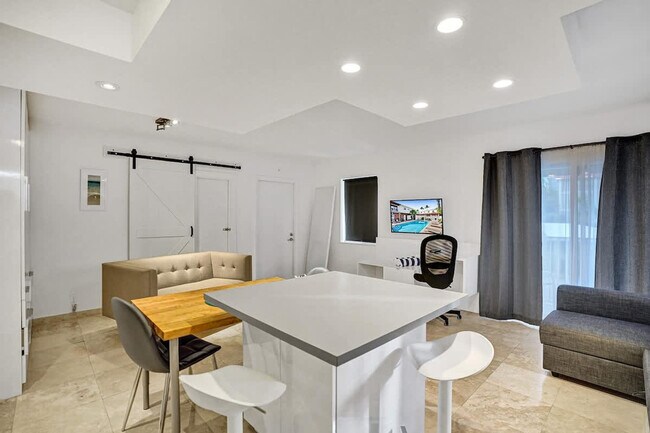 Photo - 3215 NE 7th St Unidad SI FL2-ID1504119P