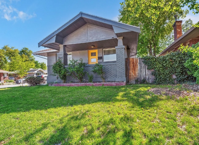 Photo - "Charming 3-Bed House in Salt Lake City with Elegant Granite Finishes!"