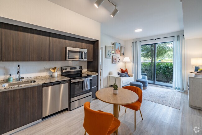 2BD, 2BA - 868SF - Living Room/Kitchen