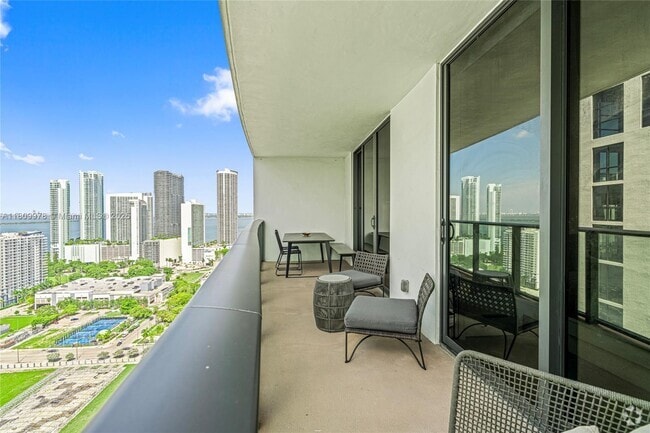 Building Photo - 1600 NE 1st Ave Unit 2819 Rental
