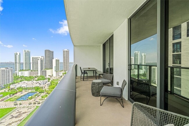 Photo - 1600 NE 1st Ave Unidad 2819 Rental
