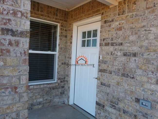 Photo - Spacious 2 bedroom 2 bath Duplex.