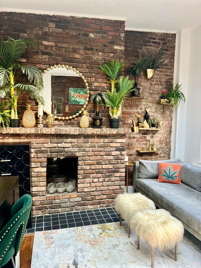 Photo - 329 W 19th St Unit ID1318248P