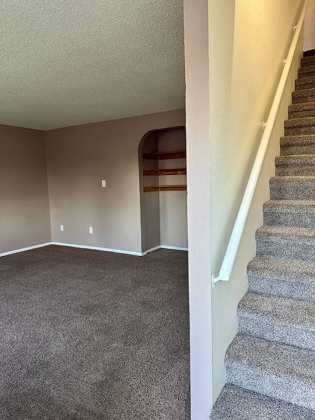 Building Photo - 2511 Farnum St Unit 2511 Farnum Street #2