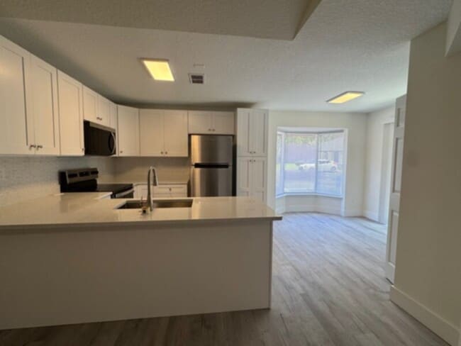 Photo - Totally Updated 2 Bedroom w/ Fireplace &am...