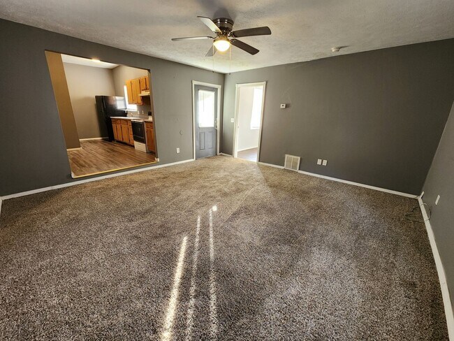 Photo - Spacious 1-Bedroom, 1-Bathroom HOUSE AVAILABLE NOW!!