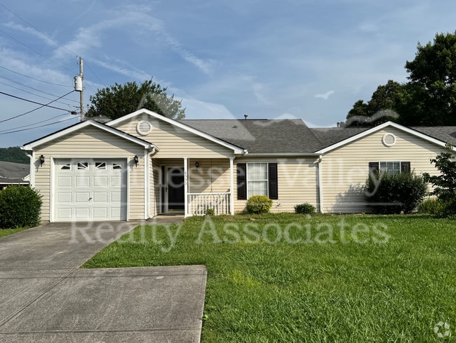 Building Photo - Coming Soon – Charming 2 Bed, 2 Bath Townh... Rental