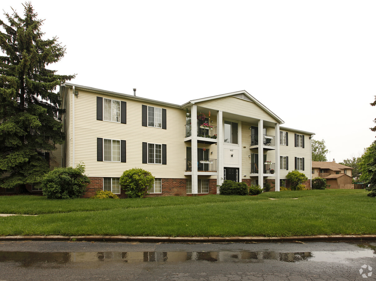 Quail Creek Apartments - Quail Creek Apartments