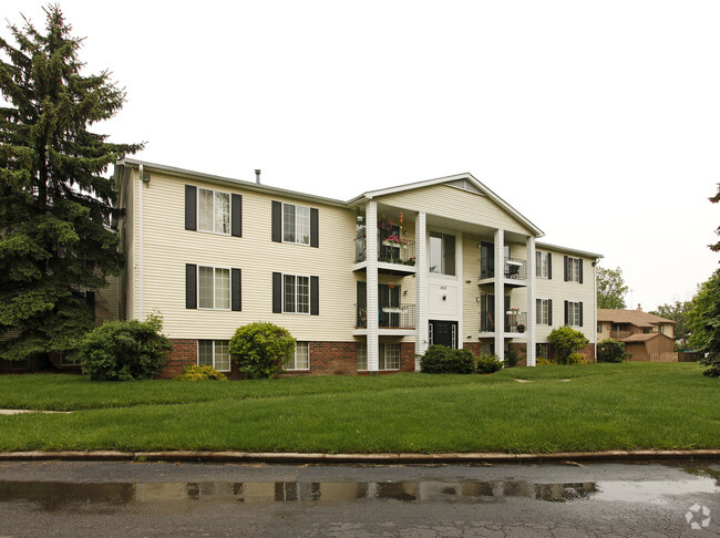 Building Photo - Quail Creek Apartments