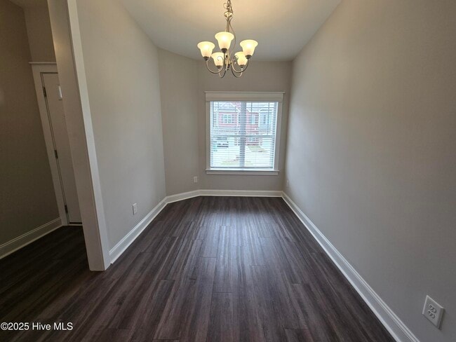Photo - 1819 Fox Den Way