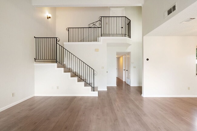 Photo - CUTE MASTER SUITE SURE TO CATCH YOUR ATTENTION IN ELK GROVE